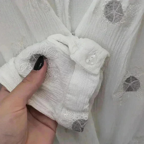 The room Women's Blouse with Embroidery - Picture 5 of 9